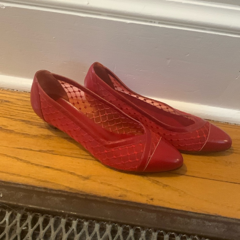 Salvatori Red Kitten Heel size 6